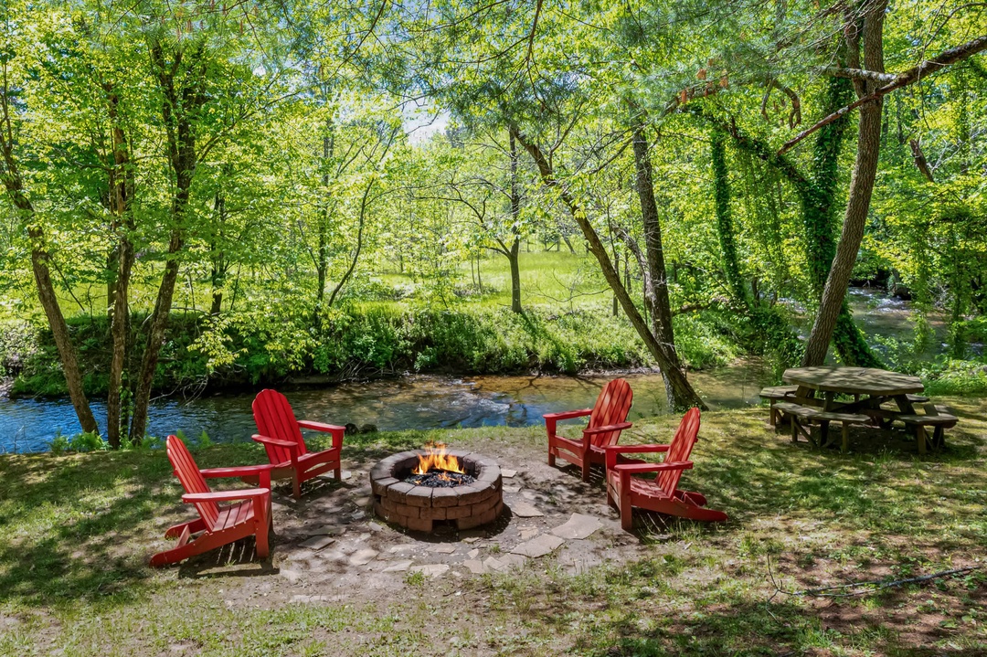 Creek Side Hideaway - Fire Pit