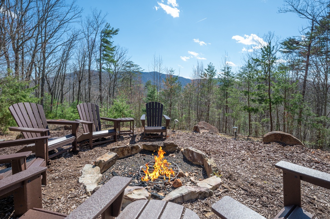 Coppertree Getaway - Firepit