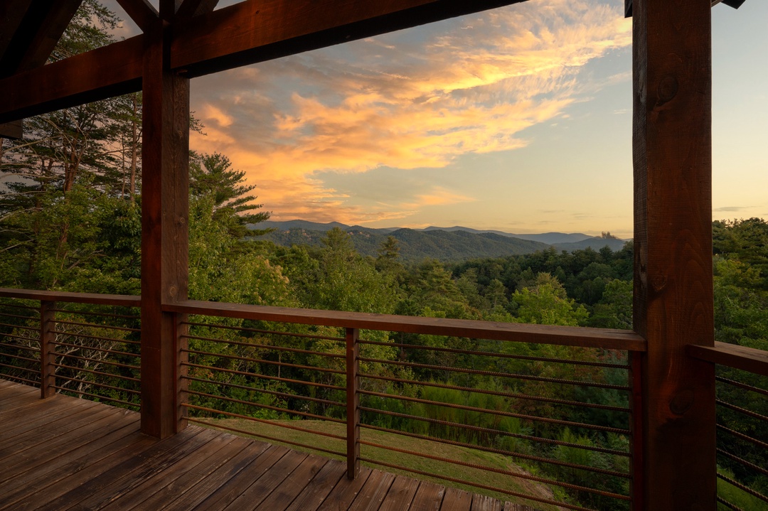 Breakaway Ridge Offers Stunning Mountain View