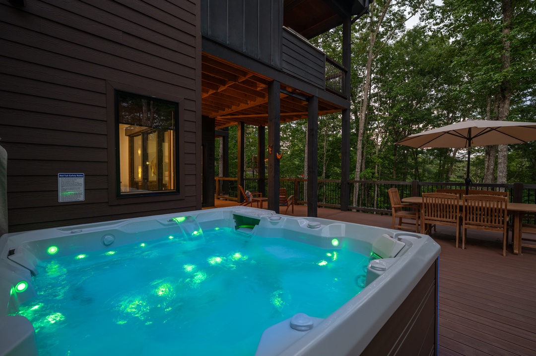 Weaver's Nest - Hot Tub