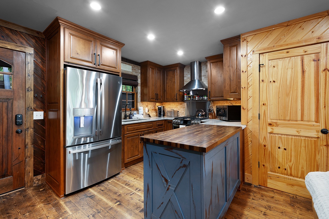 Tiny Pines - Fully Equipped Kitchen