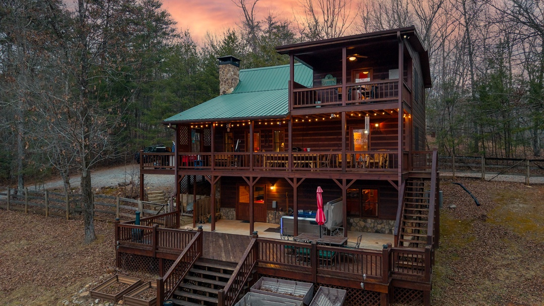 Golden Acres - Exterior