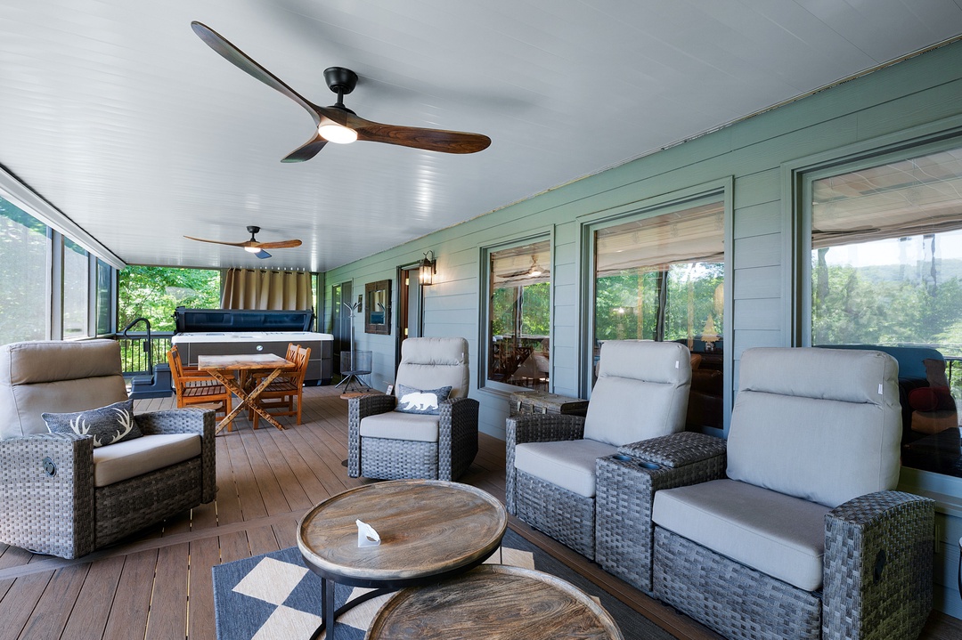 Chalet Lumiere - Lower Level Deck