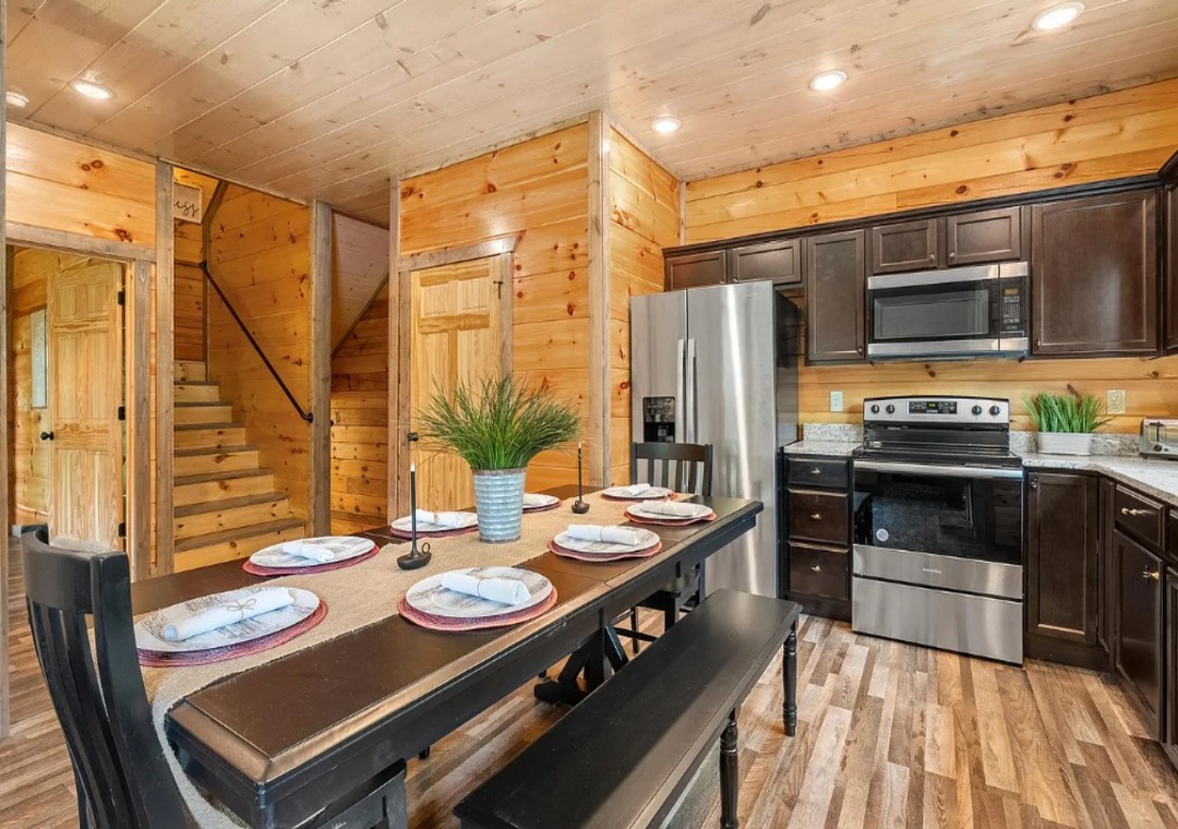 Magical Meadow's kitchen and dining area