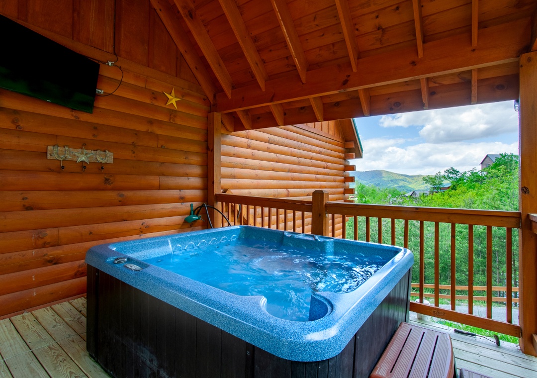 Poolin' Around's bubbling hot tub