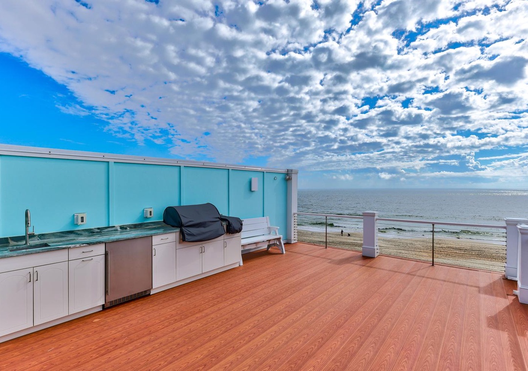 Pirates Den | Rooftop Deck