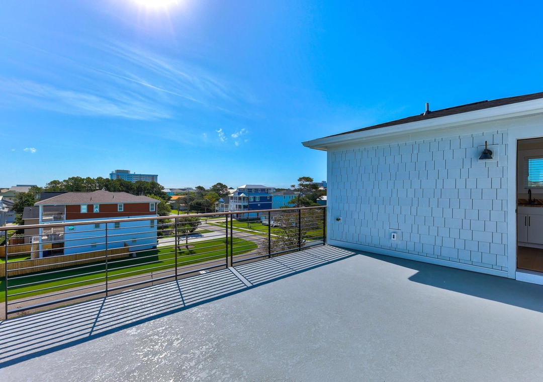 Ocean Blvd Retreat at the Beach | Rooftop Deck