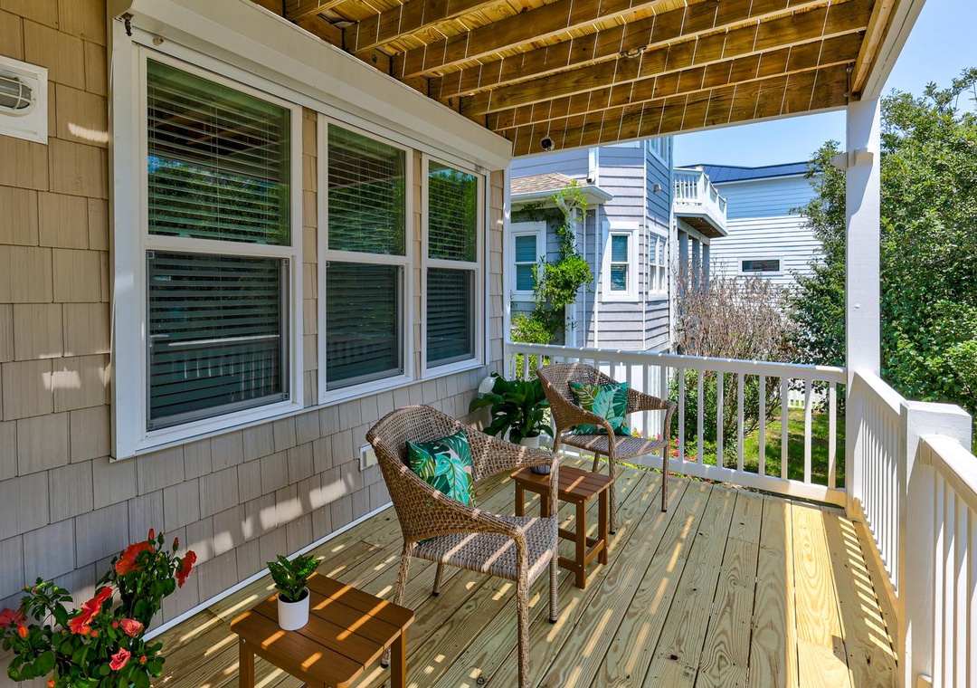 Sandman by the Sea | Second Floor Deck