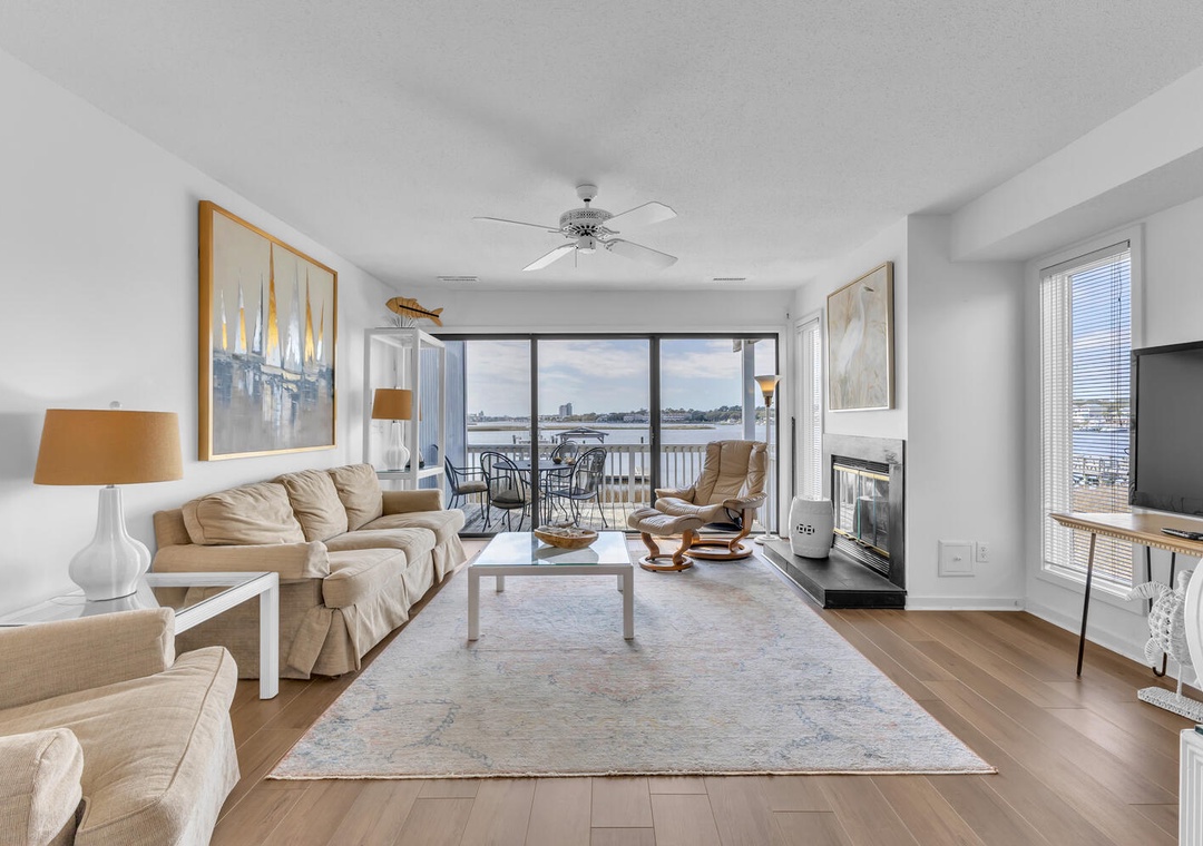 Tre Sorelle-large-001-012-Main Living Area-1500x1000-72dpi