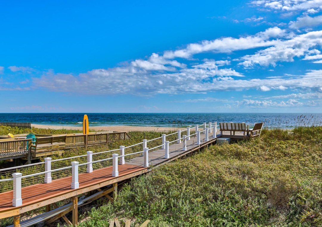 Pirates Den | Shared Walkway to Beach