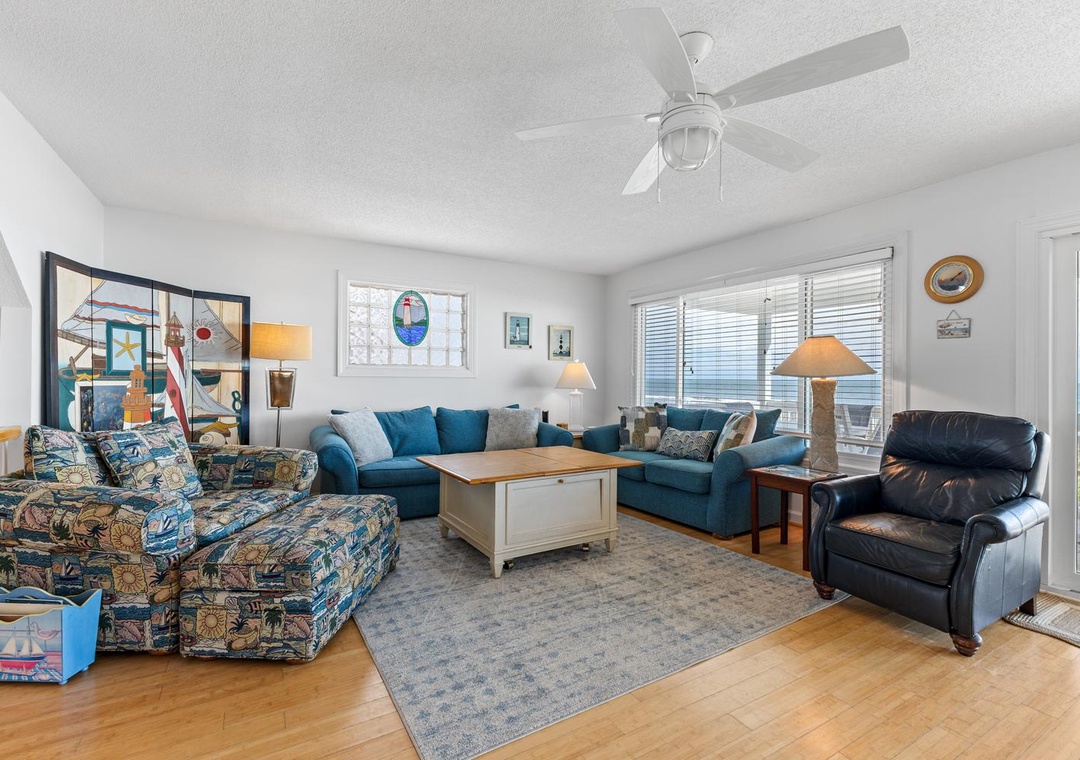 Casablanca | Mid Level Living Area