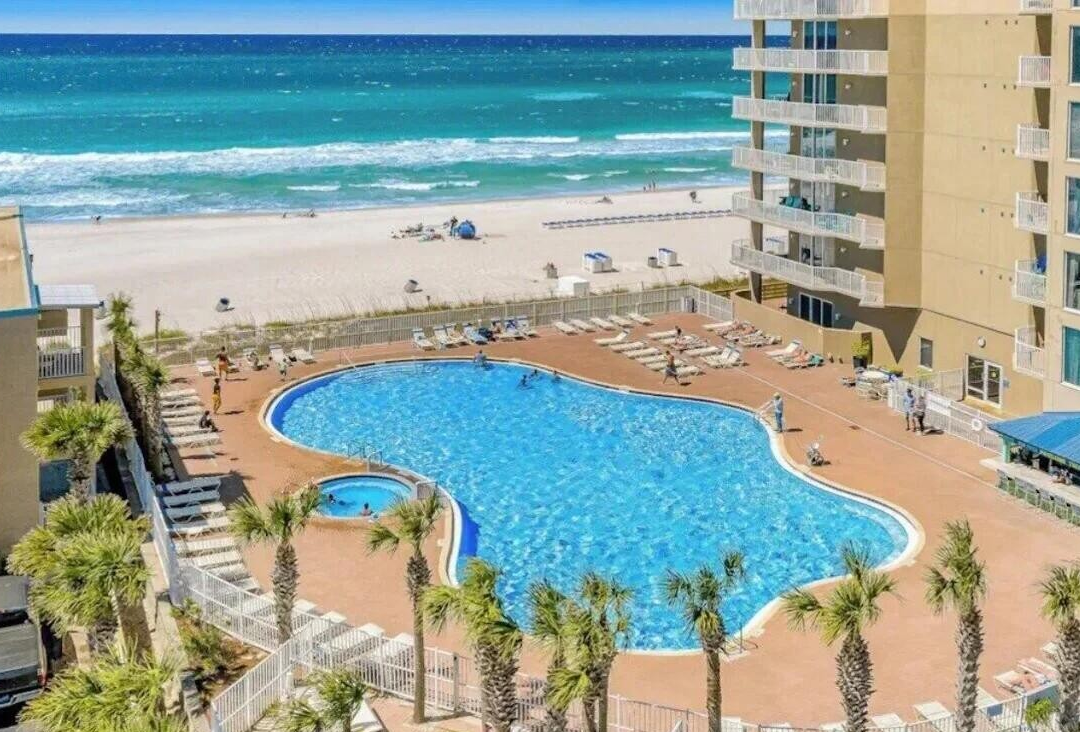 Stunning pool