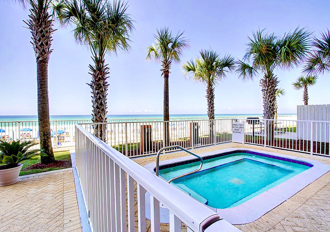 Beachfront Hot tub