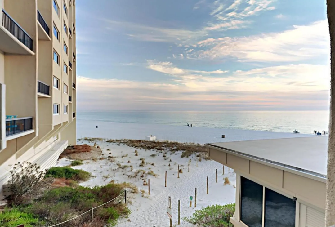 Pinnacle Port A-121- Shore Beats Work