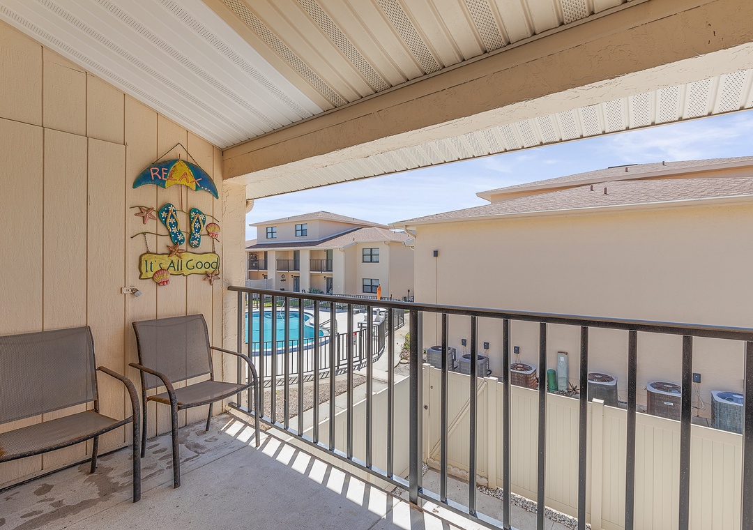 Private balcony at Oasis 18