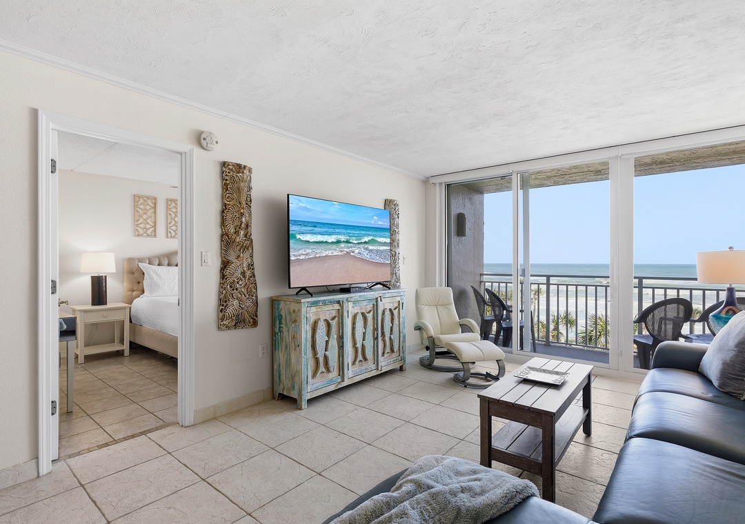 Living Room at Pelican A403