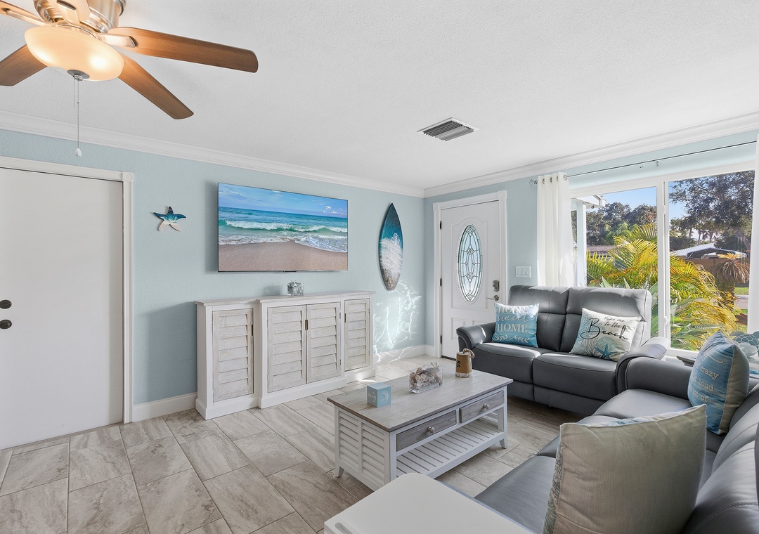 Light and Bright Living Room