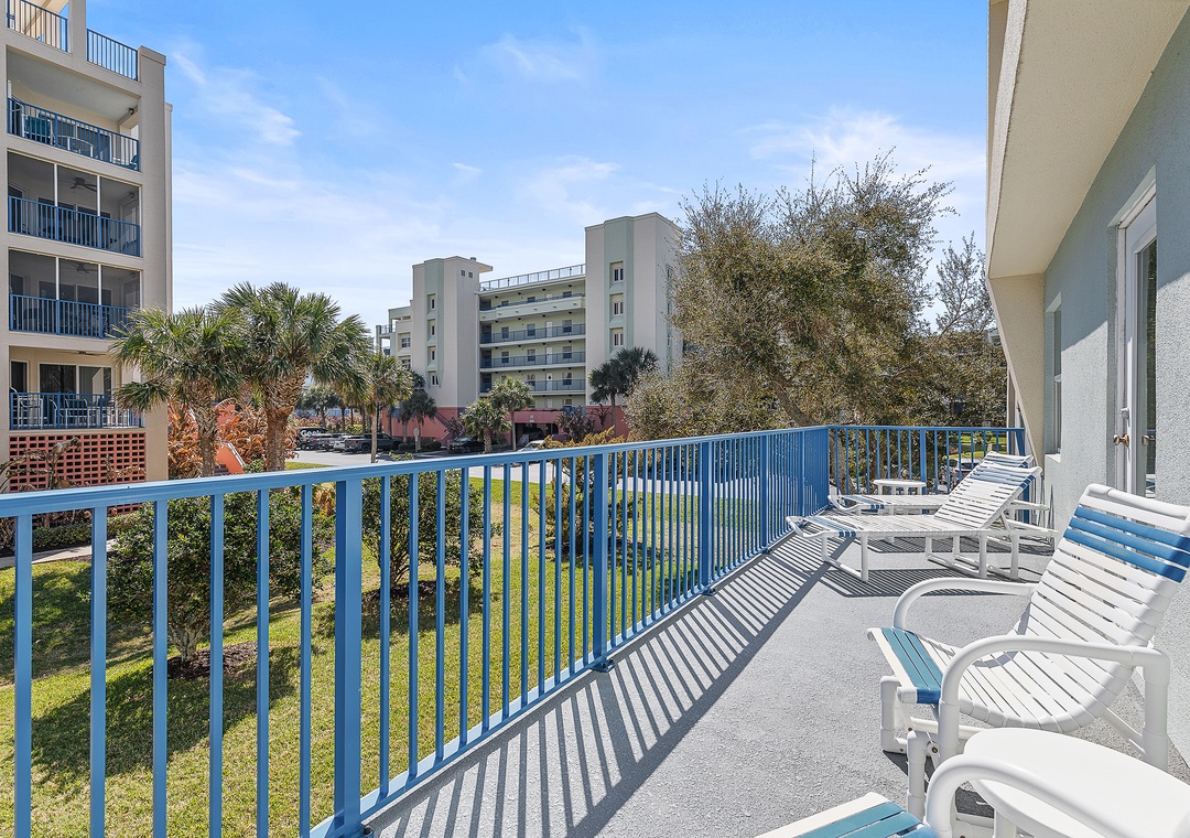 Extra long side balcony South/East facing