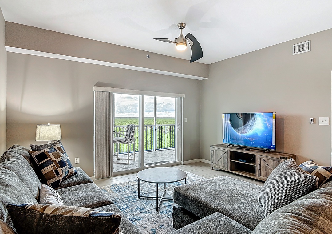 Spacious and roomy living room
