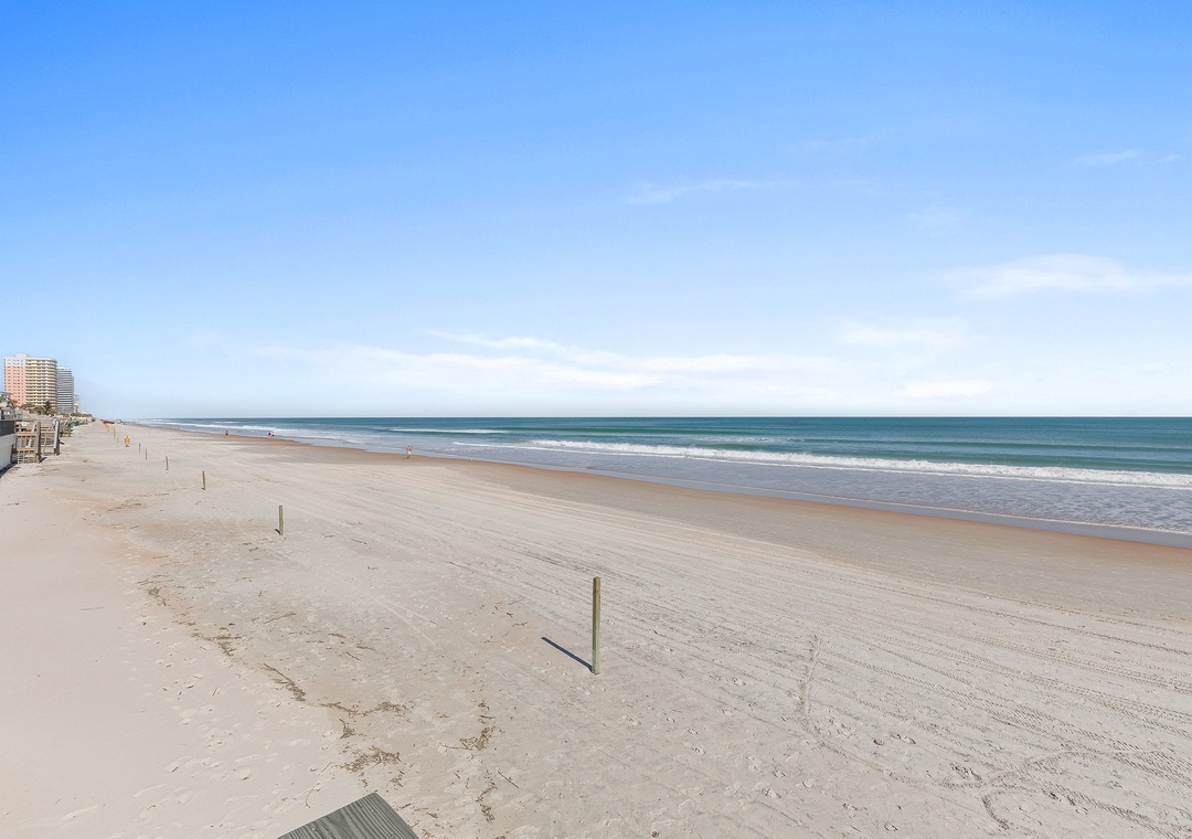 Gorgeous Daytona Beach just steps away!