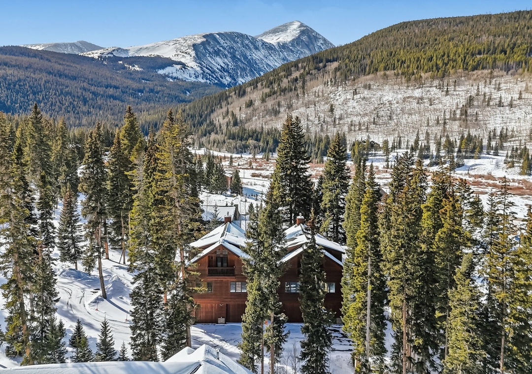 Whispering Pines Lodge