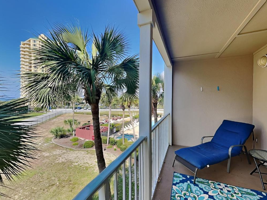 Grand Caribbean West 303