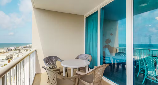 Outdoor Dining Available