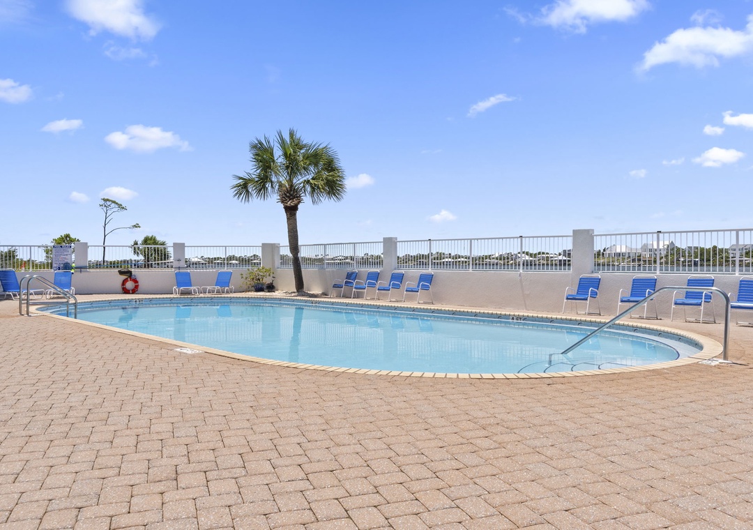 Riverside Pool