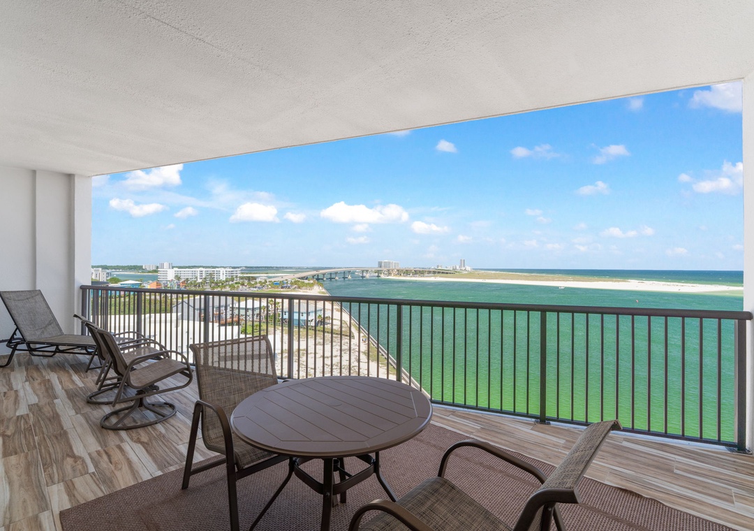 Grand Pointe 702