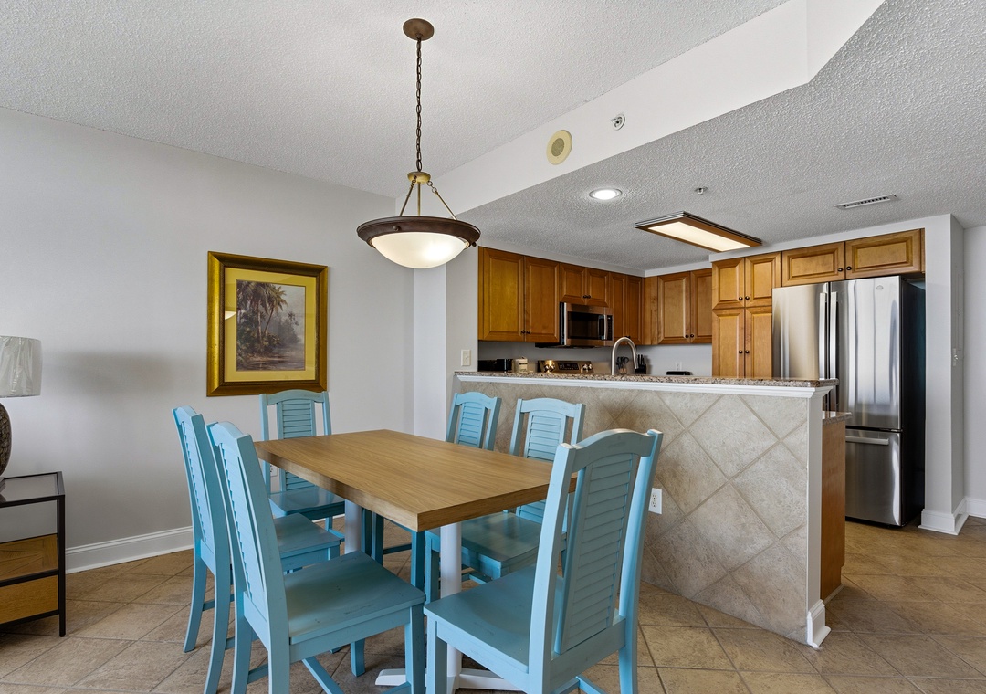 Seating for six at the dining table