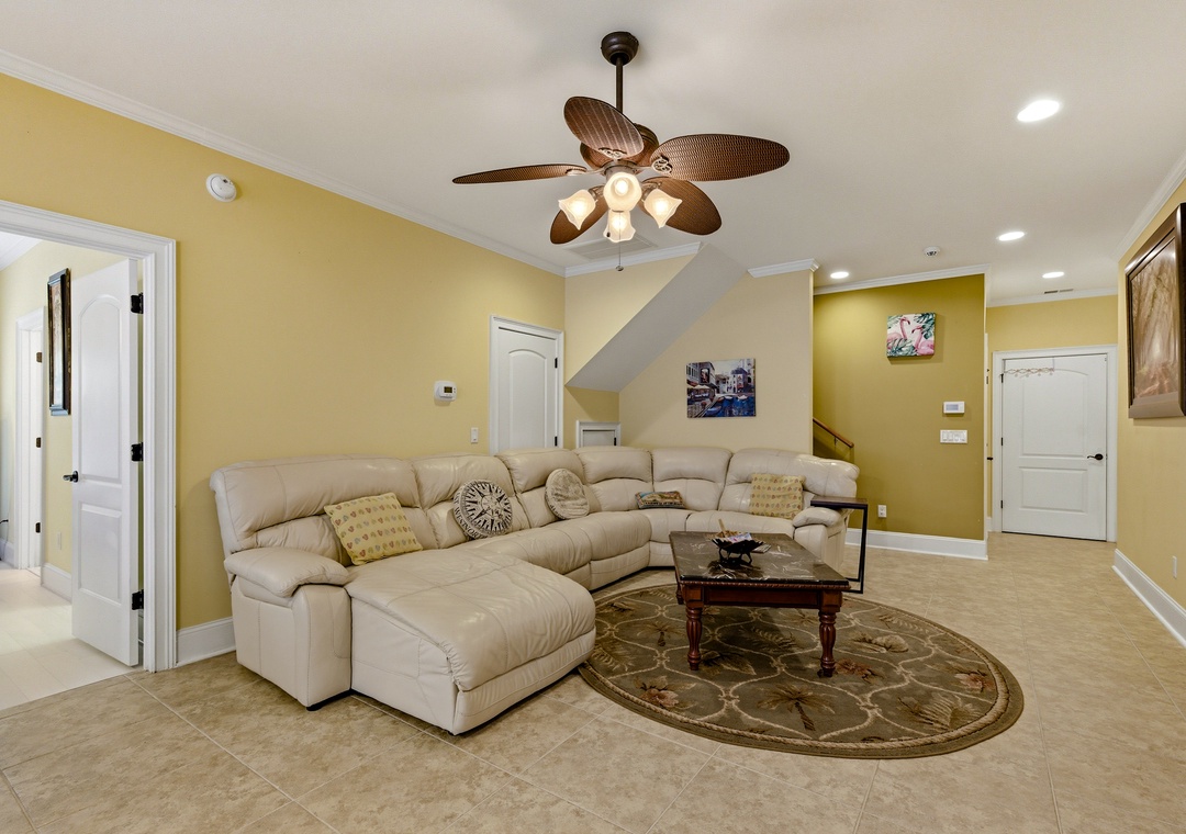 Regal palms - living Room