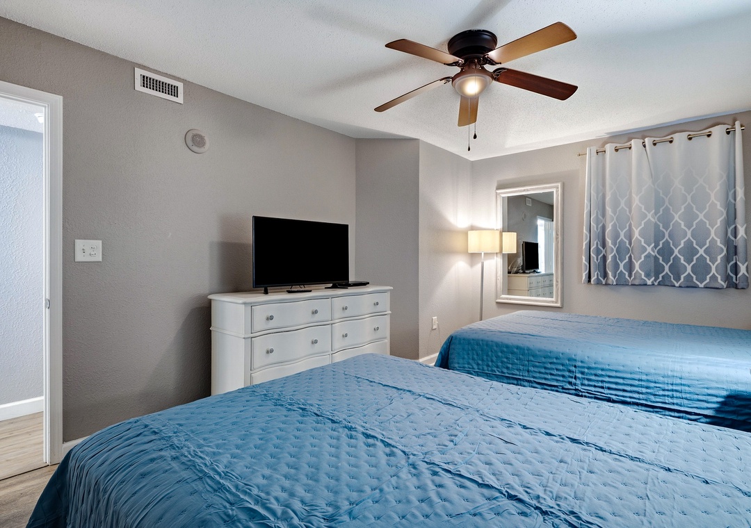 Grand Atlantic 1504 | Bedroom with Two Full Beds
