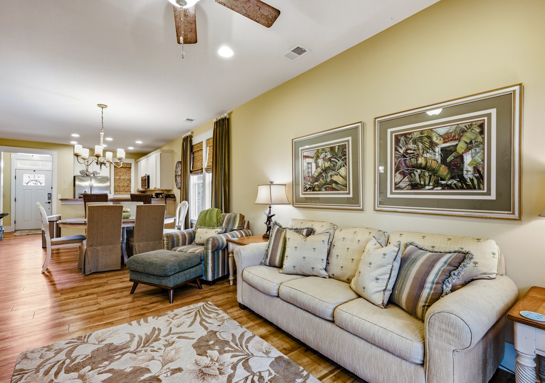 624 Ratoon Lane - Living Room