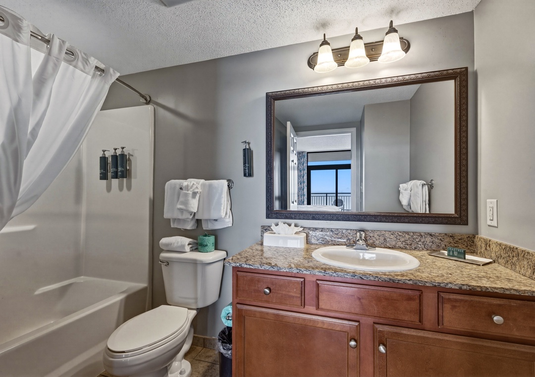 Primary En-Suite Bathroom