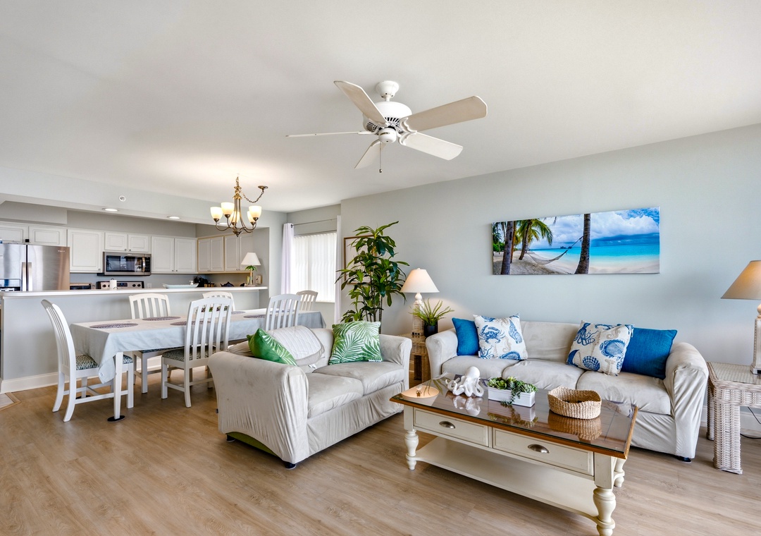 Emerald Cove 4A - Living Area
