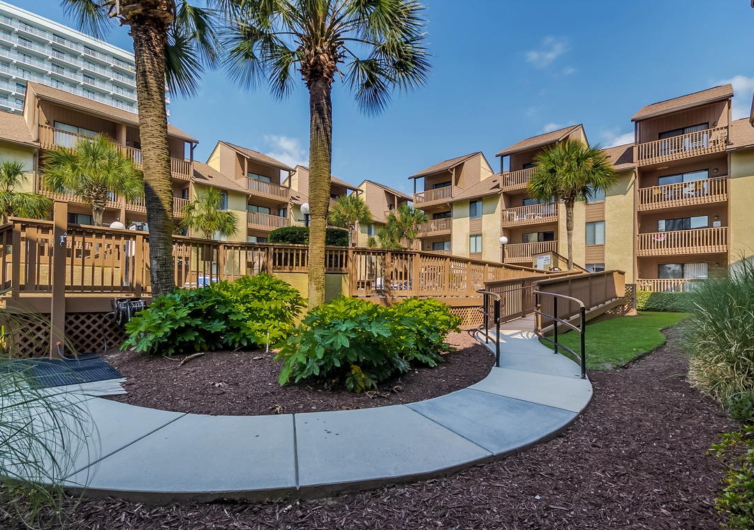 Anchorage I path to pool