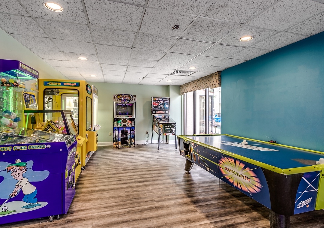 Beach Colony Resort - Game Room