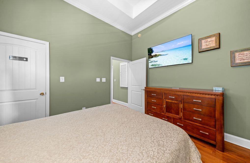Guest bedroom