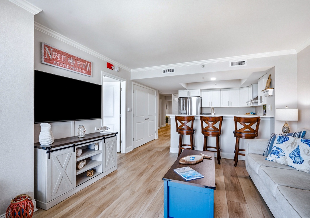 Bay View Resort 506 - Living room