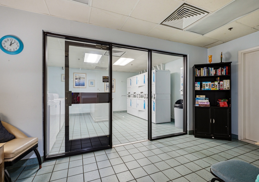 Beach Colony Resort - Laundry Room Entrance