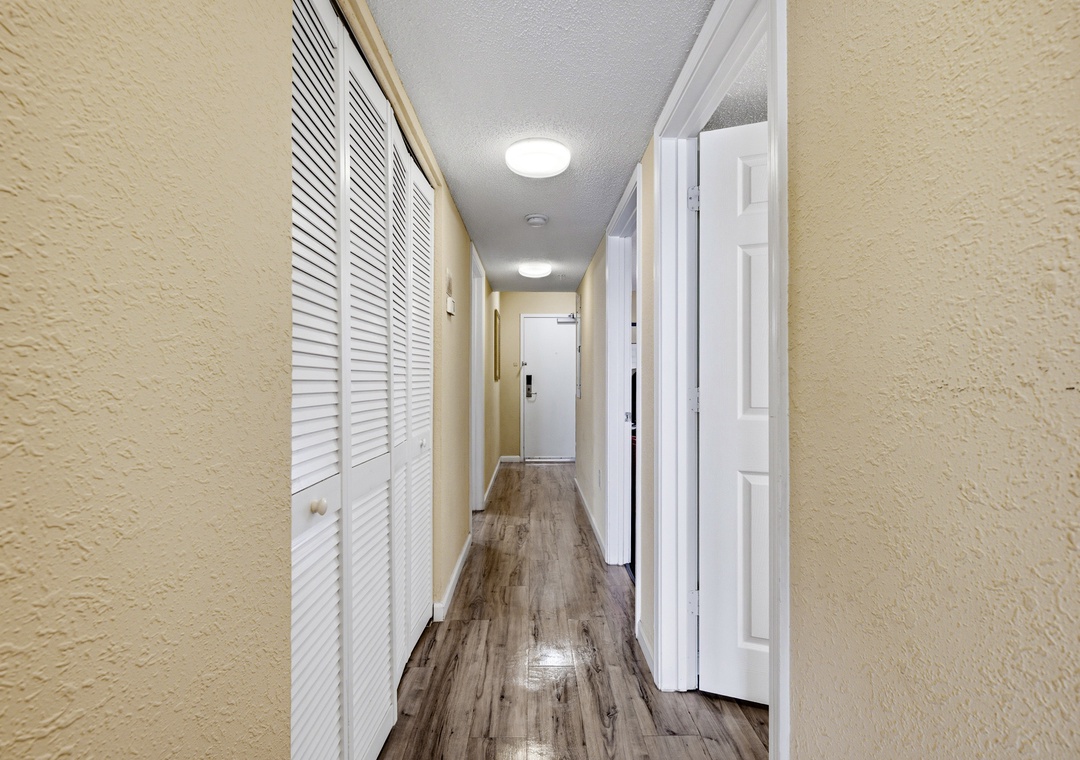Grand Atlantic 1205 - Hallway