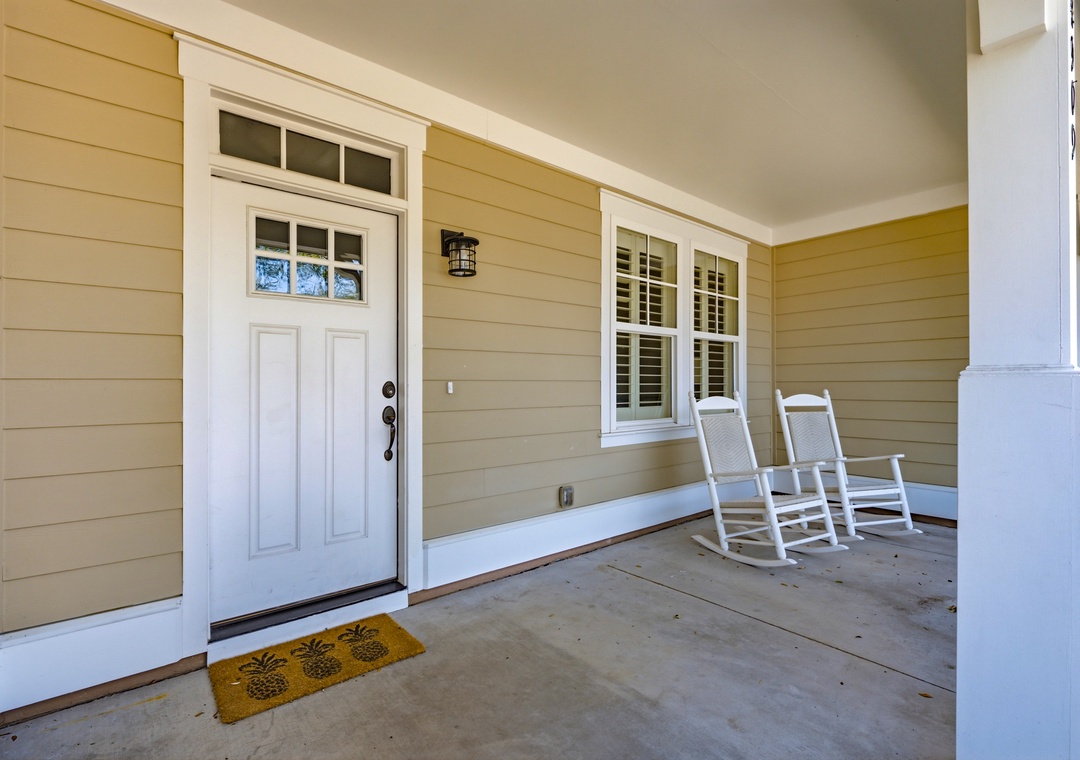 Family Tides - Outdoor Patio