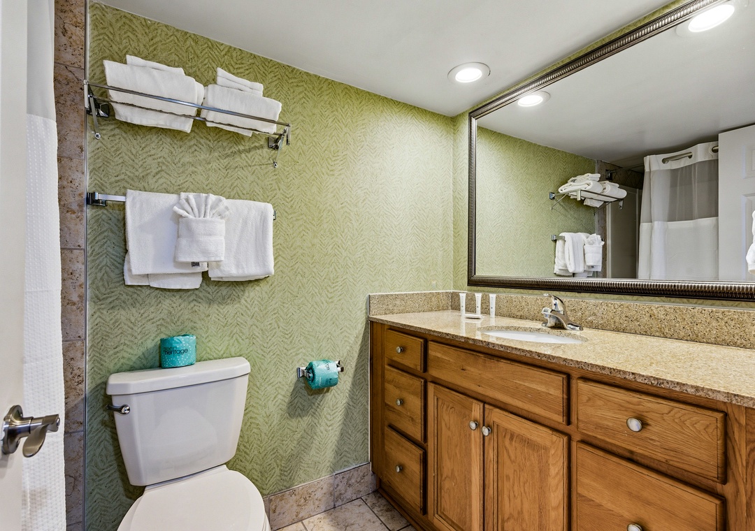 Ocean Reef 1608 Full Bath
