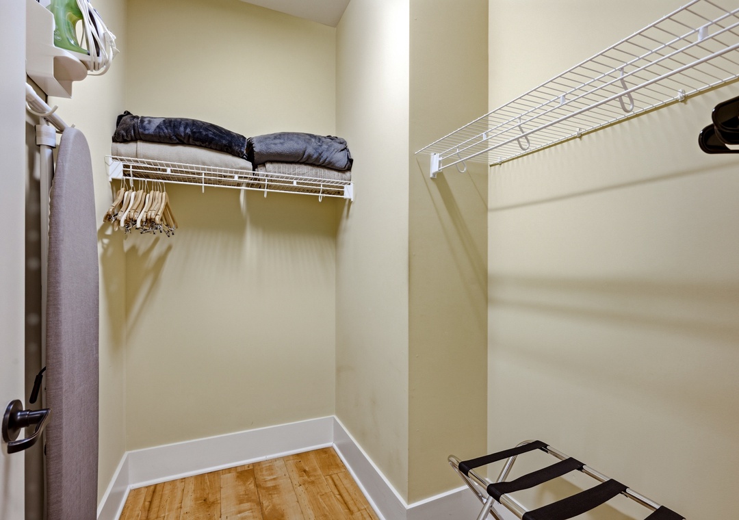 624 Ratoon Lane - Primary Bedroom Closet