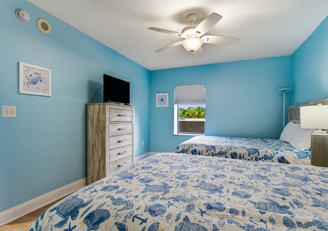 Guest Bedroom with 2 Queen Beds