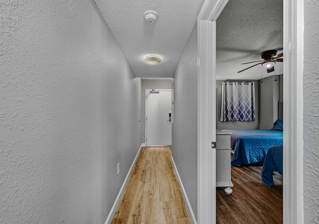 Grand Atlantic 1504 | Entryway