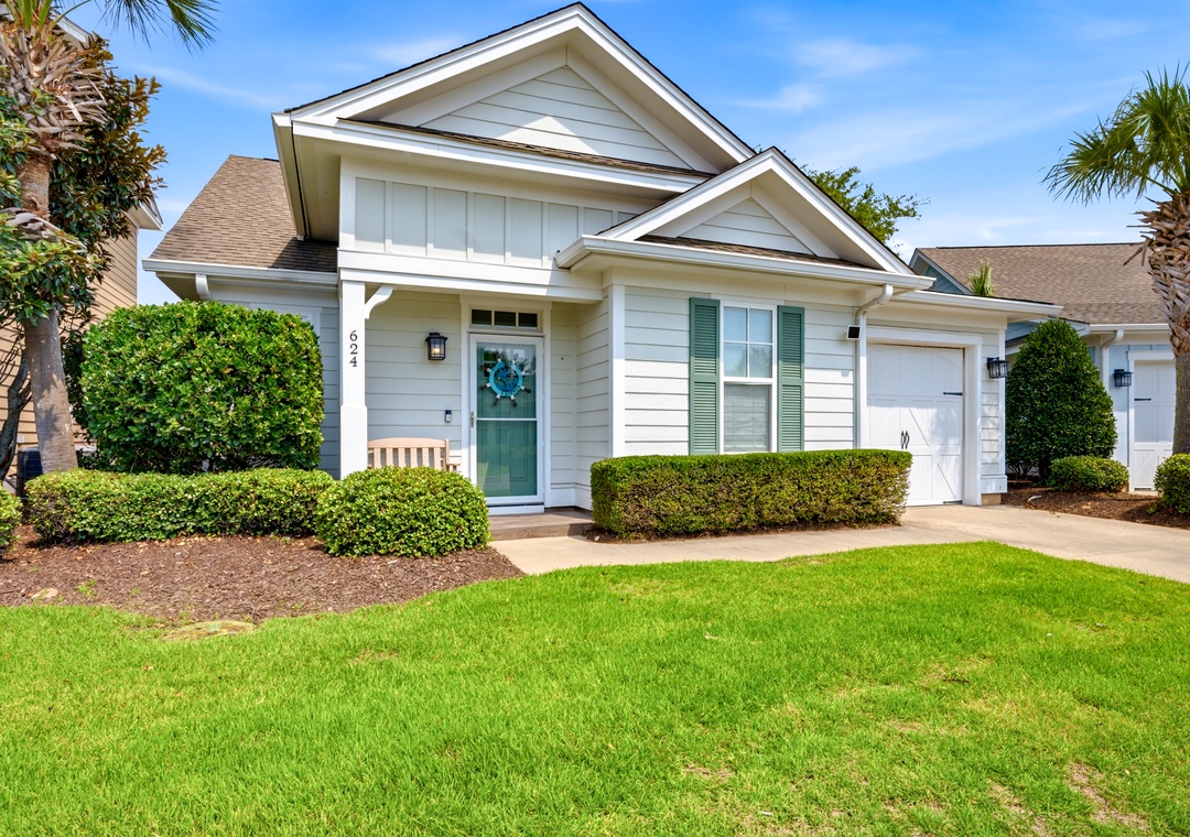 624 Ratoon Lane - Front Yard