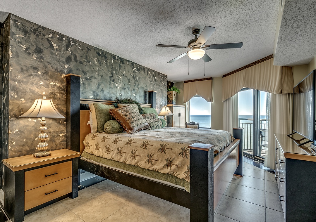 Guest bedroom 1 with balcony access