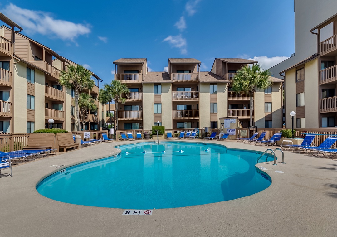 Anchorage I free form pool