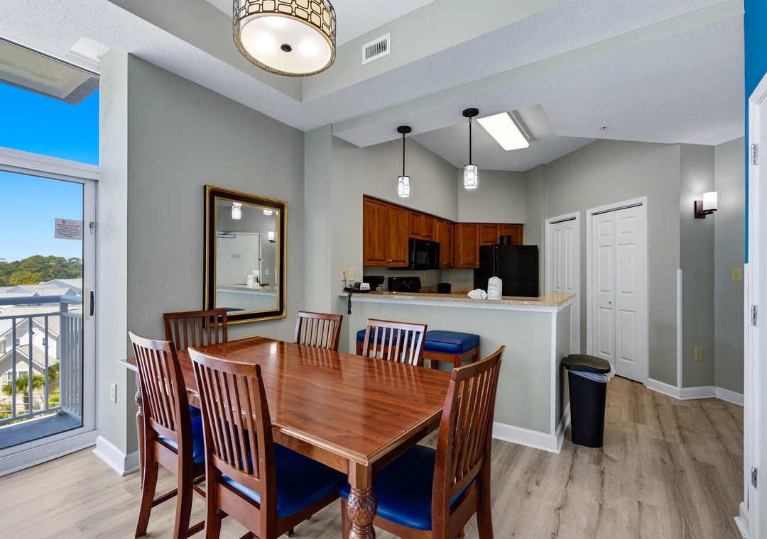 Dunes Village 623 - Dinging Area